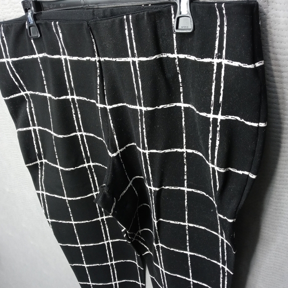 Nygard luxe slims legging sz XL (18-20) black/whit - Picture 3 of 8